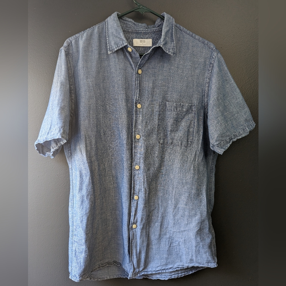 UNIQLO Men's Button Down Short Sleeve Shirt